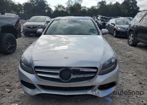 2017 Mercedes-Benz C 300 из США, поврежденный, VIN 55SWF4JB2HU196907